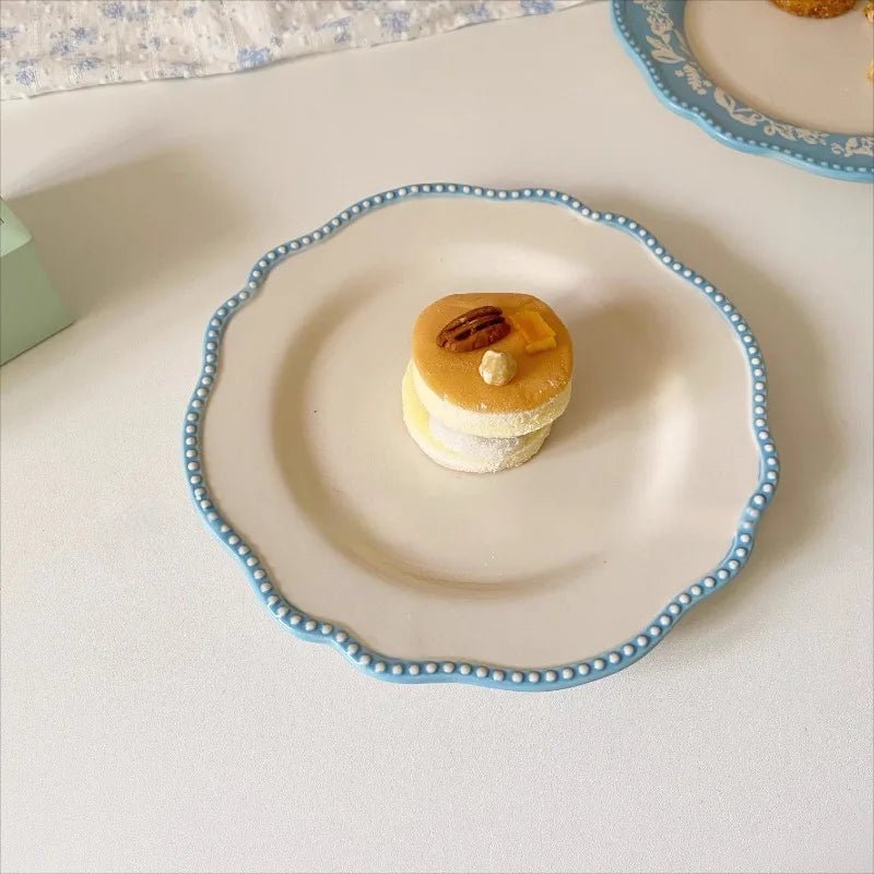 Assiette en Céramique avec Motif Dentelle Style Palace - Assiette à Dessert et Cuisine Occidentale Gaufrée Nordique - Cuisine Chez Nadine