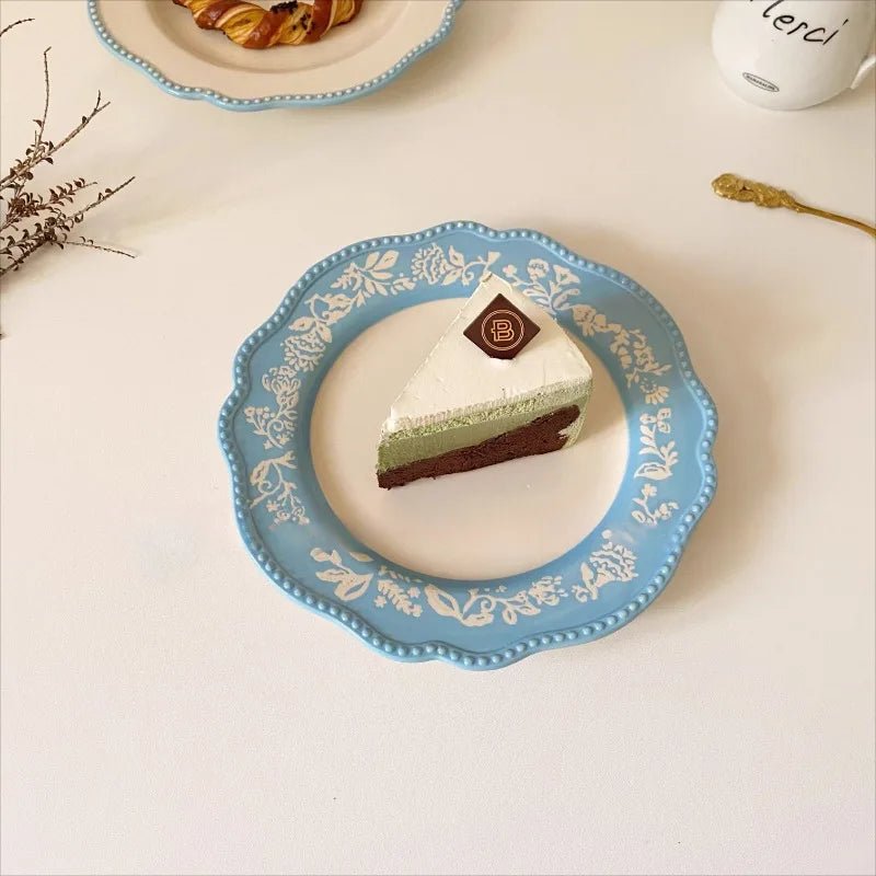 Assiette en Céramique avec Motif Dentelle Style Palace - Assiette à Dessert et Cuisine Occidentale Gaufrée Nordique - Cuisine Chez Nadine