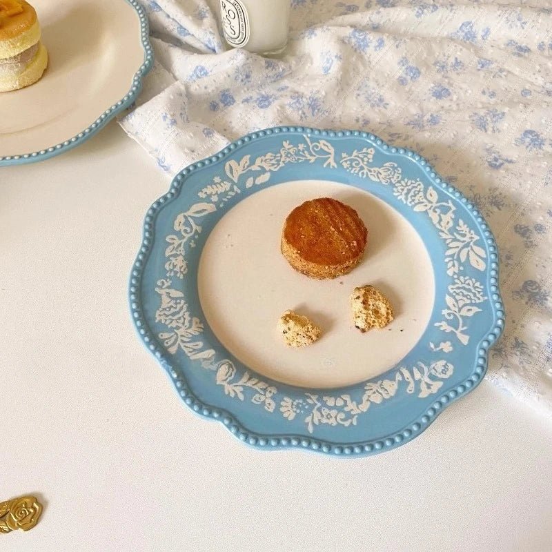 Assiette en Céramique avec Motif Dentelle Style Palace - Assiette à Dessert et Cuisine Occidentale Gaufrée Nordique - Cuisine Chez Nadine