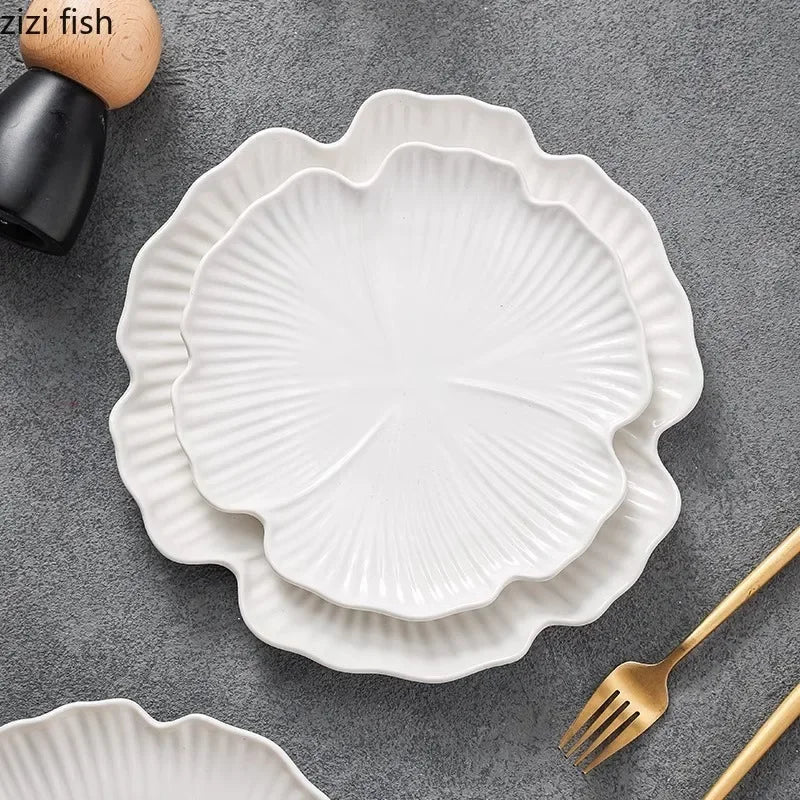 Assiette en céramique en forme de fleur - Pour steaks, pâtes, desserts et salades - Cuisine Chez Nadine