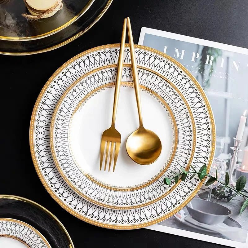 Assiette en céramique nordique avec bordure dorée - Motif géométrique pour cuisine occidentale et steaks - Cuisine Chez Nadine