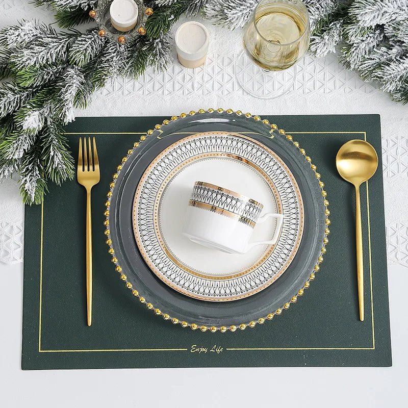 Assiette en céramique nordique avec bordure dorée - Motif géométrique pour cuisine occidentale et steaks - Cuisine Chez Nadine