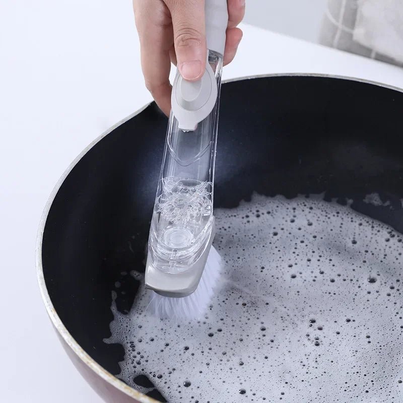 Brosse de Nettoyage à Manche Long avec Distributeur de Savon - Éponge pour Vaisselle - Cuisine Chez Nadine