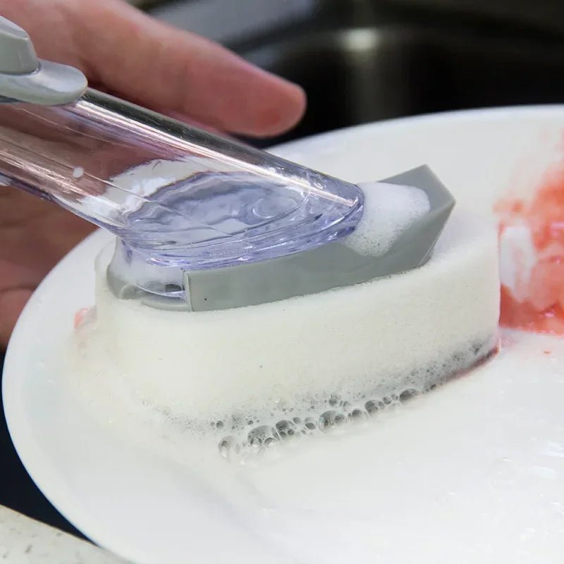 Brosse de Nettoyage à Manche Long avec Distributeur de Savon - Éponge pour Vaisselle - Cuisine Chez Nadine