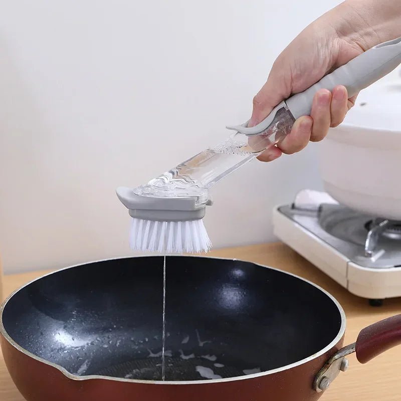 Brosse de Nettoyage à Manche Long avec Distributeur de Savon - Éponge pour Vaisselle - Cuisine Chez Nadine