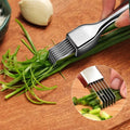 Couteau à Oignons Verts avec Poignée Courbée en Acier Inoxydable - Hachoir Rapide pour Aliments et Légumes - Cuisine Chez Nadine