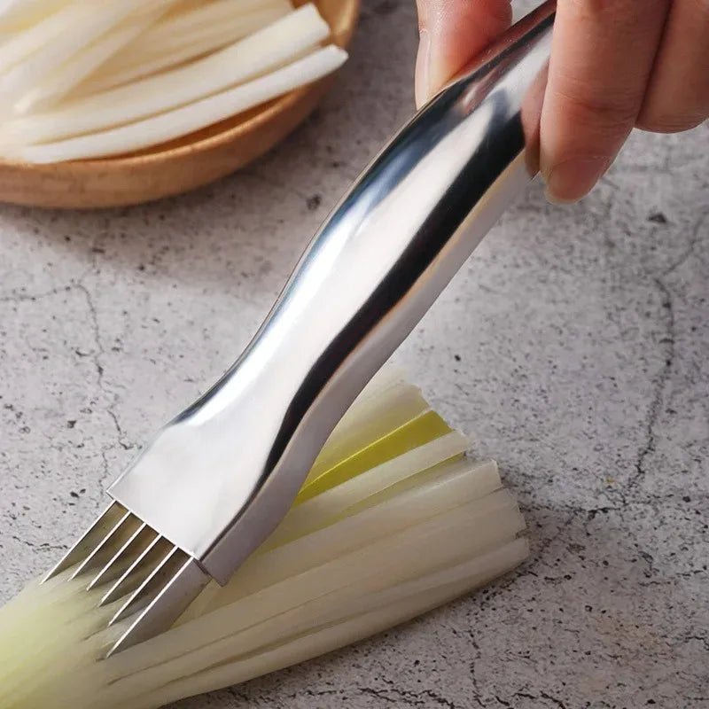 Couteau à Oignons Verts avec Poignée Courbée en Acier Inoxydable - Hachoir Rapide pour Aliments et Légumes - Cuisine Chez Nadine