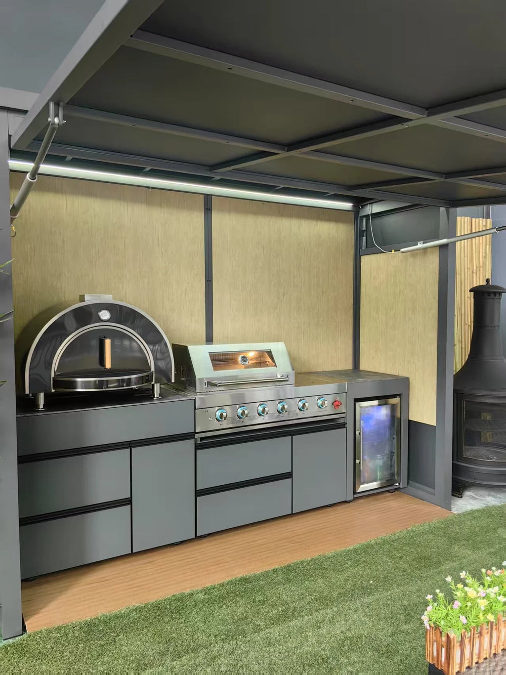 Cuisine Extérieure BBQ Complète Personnalisable - Avec Réfrigérateur, Évier, Armoires de Rangement et Porte Rétractable - Cuisine Chez Nadine