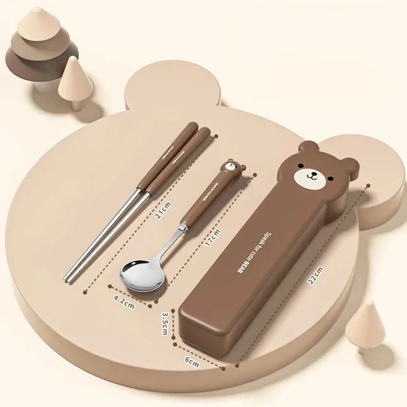 Ensemble Couverts Portables avec Étui Cartoon - Fourchette, Cuillère et Baguettes en Acier Inoxydable Réutilisables pour Voyage - Cuisine Chez Nadine
