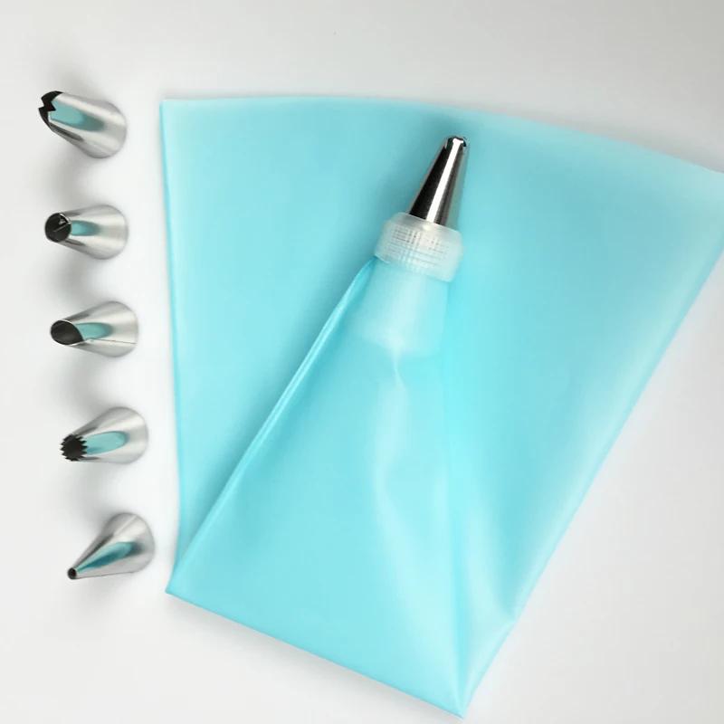 Ensemble de 8 poches à douille en silicone avec 6 embouts en acier inoxydable - Kit de décoration de gâteaux - Cuisine Chez Nadine