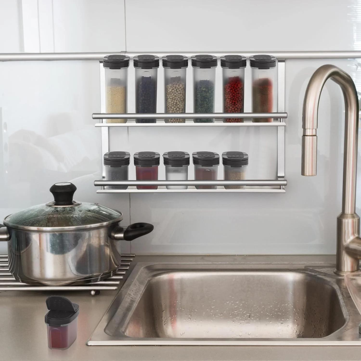 Ensemble de 8 pots à épices SIGNORA WARE hermétiques avec couvercles double fonction - Cuisine Chez Nadine