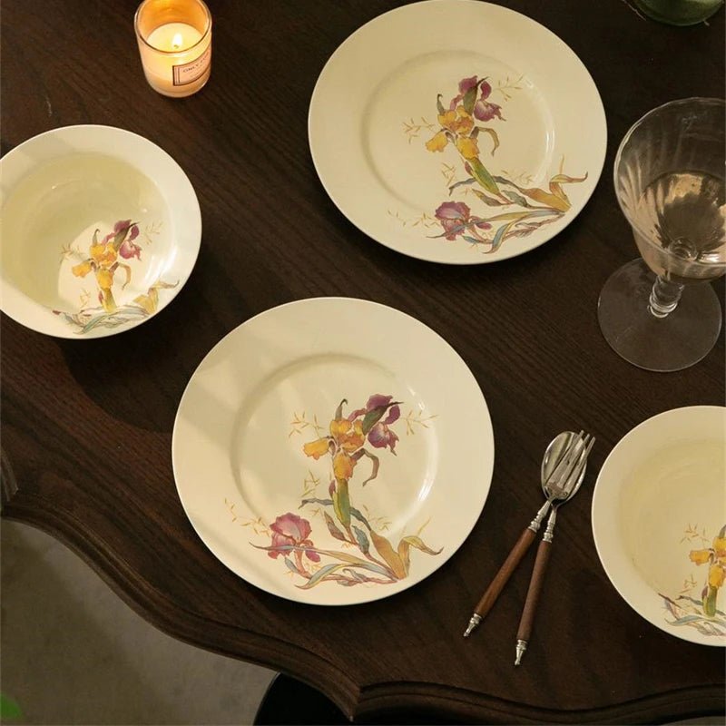 Ensemble de vaisselle en céramique motif iris français - Assiettes, bols à soupe et dessert pour cuisine gastronomique - Cuisine Chez Nadine