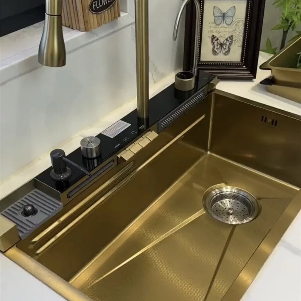 Évier de Cuisine Encastré Gold Stream – Robinet Cascade, Inox 304, Design Moderne Noir et Or - Cuisine Chez Nadine