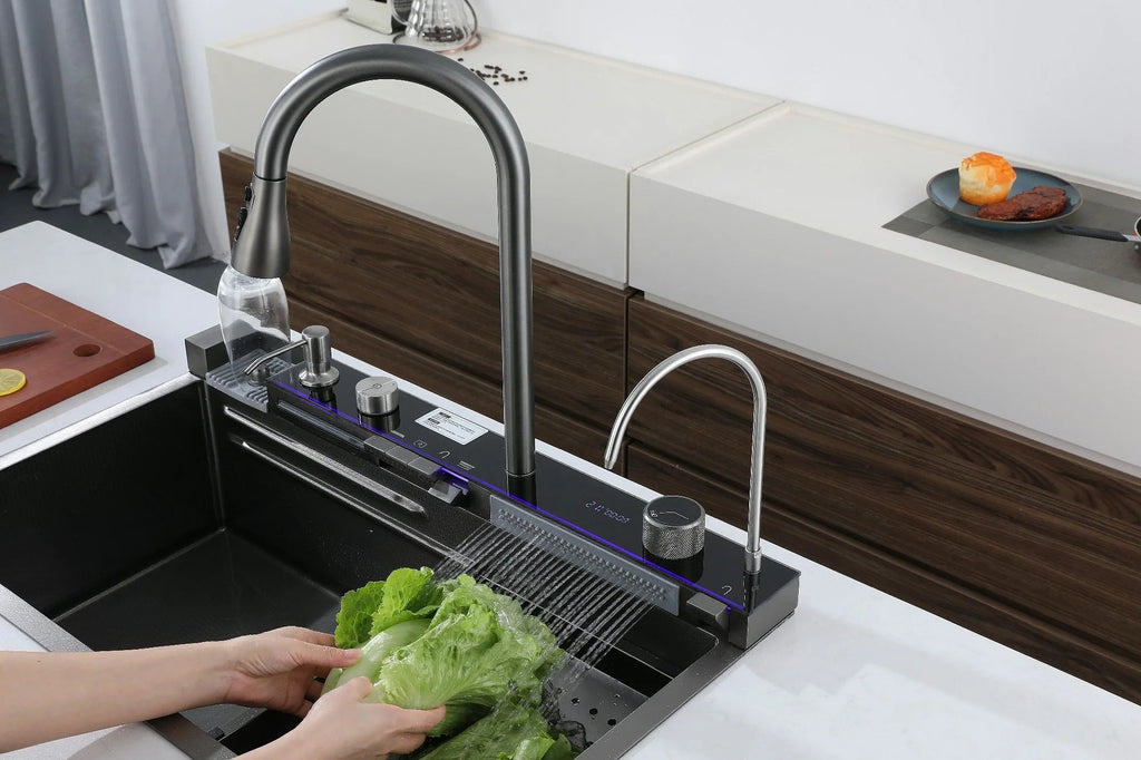 Évier de Cuisine Intelligent en Inox – Affichage Digital, Rince - Tasse, Finition Nano Noire - Cuisine Chez Nadine