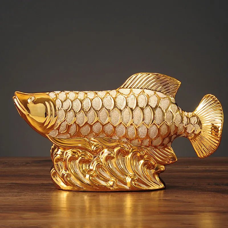 Figurine Décorative en Céramique Poisson Arowana Doré - Objet d'Art pour Décoration Maison et Mariage - Cuisine Chez Nadine