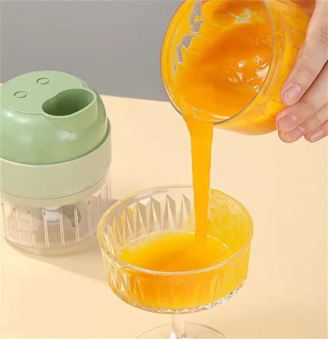 Hachoir Électrique Sans Fil Multifonction - Coupe - Légumes, Tranche - Fruits, Presse - Ail et Mixeur Portable pour Cuisine - Cuisine Chez Nadine