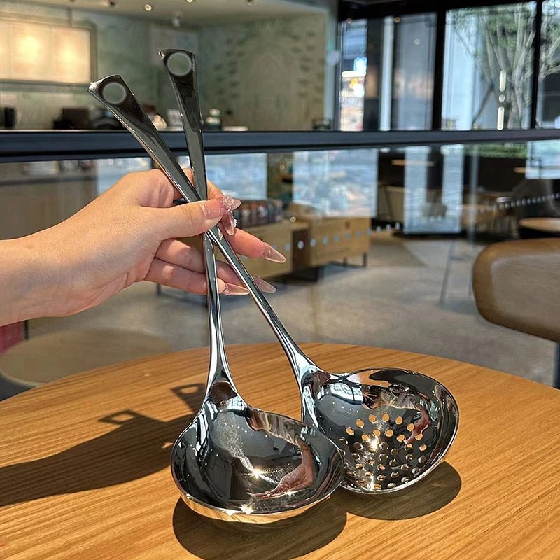 Louche à Soupe en Acier Inoxydable avec Long Manche - Cuillère Créative pour Hot Pot, Restaurant et Cuisine Maison - Cuisine Chez Nadine