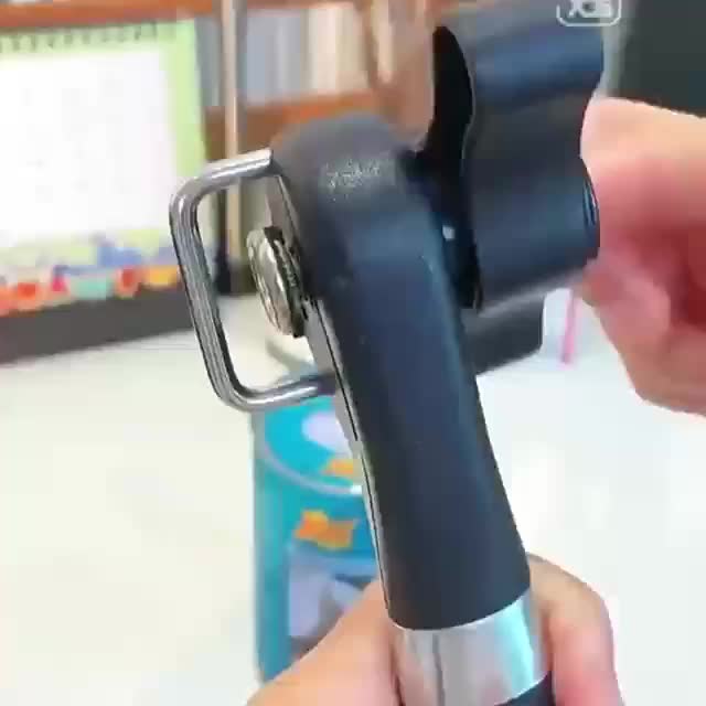 Ouvre - boîte multifonctionnel en acier inoxydable - Ouverture latérale facile - Cuisine Chez Nadine