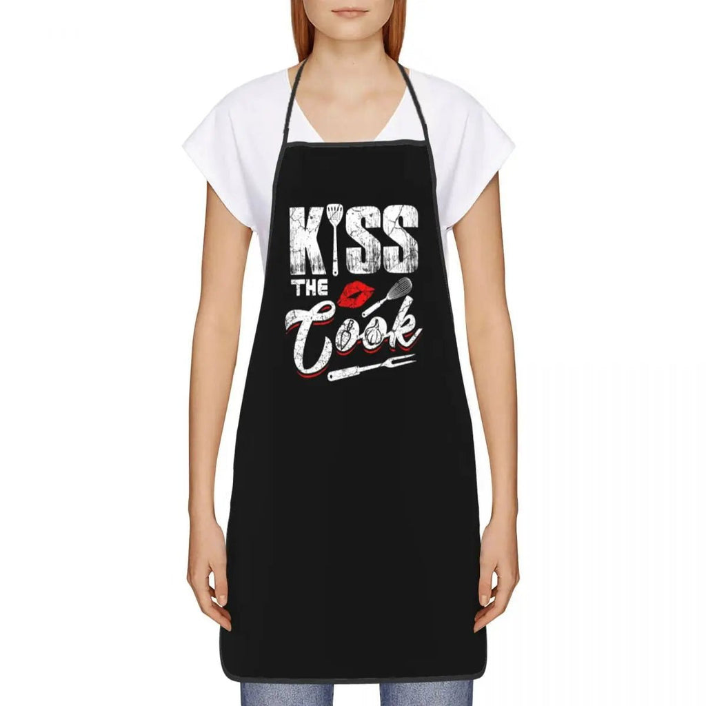 Tablier Rétro "Kiss The Cook" - Tablier de Cuisine Unisexe en Tissu Oxford - Cuisine Chez Nadine