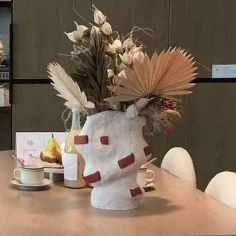 Vase décoratif moderne en résine beige - Pièce maîtresse élégante pour table et bureau - Cuisine Chez Nadine